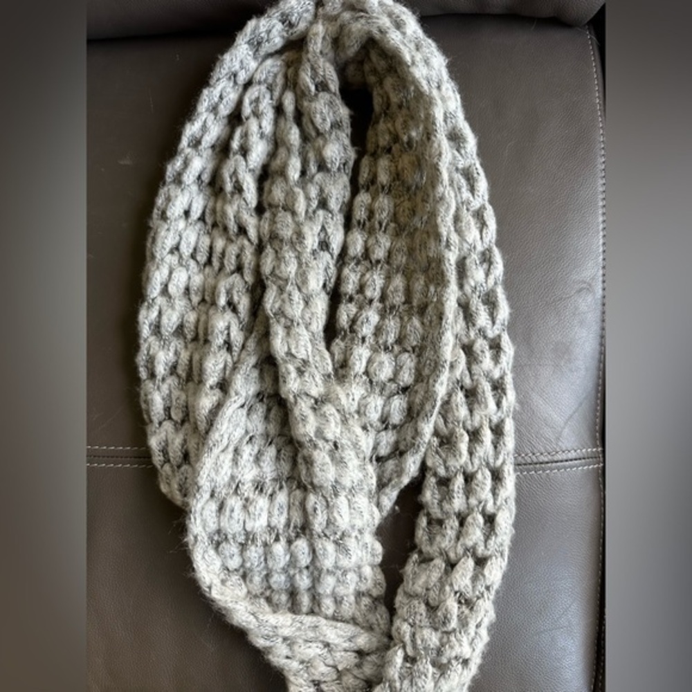 2 infinity scarves!